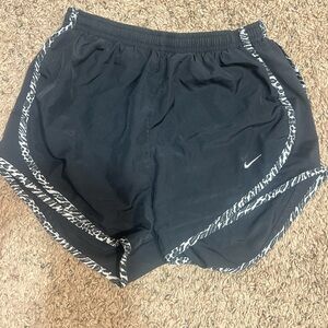 Nike women’s black and jag print athletic shorts. Size XS, great condition.
